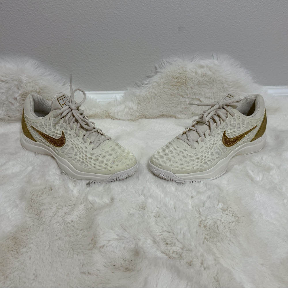 Nike Air Zoom Cage 3 Sneakers Cream and Gold Glitter Athletic Shoes, Size 10 - Picture 9 of 11